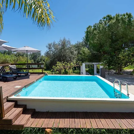 Spacious & Artistic House With Pool By Hostwise *